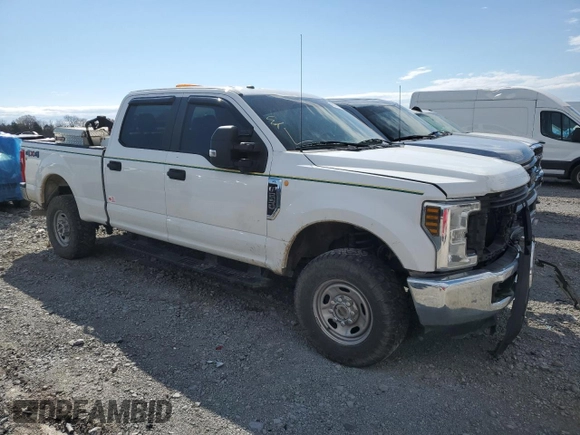 2018 Ford F-250 XL z VIN 1FT7W2B61JEB98361, wystawiony jako Copart lot #48958705 z przebiegiem 187 094 mil mil oraz Szkoda całkowita • Salvage title. Historia ofert i sprzedaży dostępna na DreamBid. Obrazek 4.