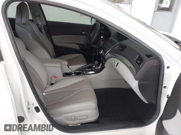 2022 Acura ILX Premium with VIN 19UDE2F77NA001829, listed as a IAAI auction lot 42470192 with 42,939 mi miles and . Bid and sale history available at DreamBid. Image 5.