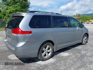 2011 Toyota Sienna LE AAS with VIN 5TDKK3DC2BS175598, listed as a IAAI auction lot 42186153 with 169,267 mi miles. Bid and sale history available at carsss.com. Image 6.