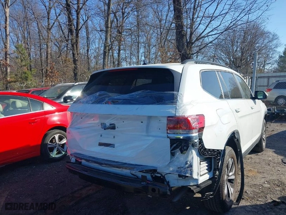 2024 Volkswagen Atlas 2.0T SE with VIN 1V2DR2CA6RC583790, listed as a IAAI auction lot 41493161 with 14,371 mi miles. Bid and sale history available at carsss.com. Image 4.