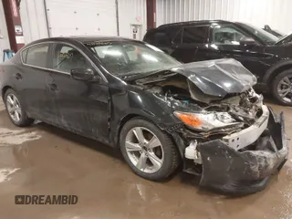 2014 Acura ILX with VIN 19VDE1F34EE009141, listed as a IAAI auction lot 41565607 with 130,029 mi miles. Bid and sale history available at carsss.com. Image 1.