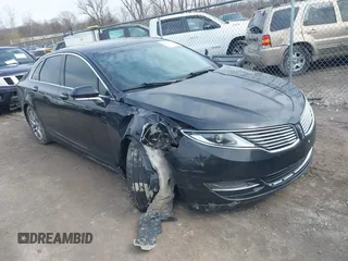 2014 Lincoln MKZ with VIN 3LN6L2J94ER811877, listed as a IAAI auction lot 42022519 with 178,972 mi miles. Bid and sale history available at carsss.com. Image 1.
