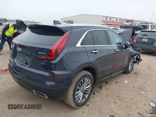 2025 Cadillac XT4 FWD Premium Luxury z VIN 1GYFZCR40SF148814, wystawiony jako IAAI lot #41598124 z przebiegiem Nie podano mil oraz . Historia ofert i sprzedaży dostępna na DreamBid. Obrazek 4.