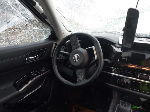 2023 Nissan Pathfinder Platinum с VIN 5N1DR3DJ6PC207668, выставлен на аукционе IAAI как лот 41532859 с пробегом 34 925 миль миль и . История ставок и продаж доступна на DreamBid. Изображение 18.