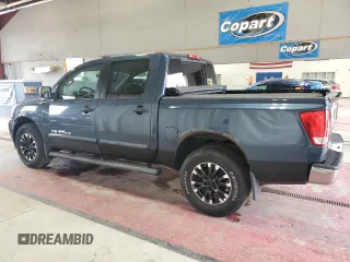 2013 Nissan Titan S with VIN 1N6AA0EJXDN313226, listed as a Copart auction lot 72724054 with 162,464 mi miles and Clean Title. Bid and sale history available at carsss.com. Image 2.