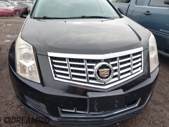 2014 Cadillac SRX Luxury Collection with VIN 3GYFNBE35ES569527, listed as a IAAI auction lot 41952555 with 152,978 mi miles and . Bid and sale history available at carsss.com. Image 6.