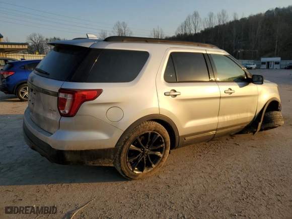2017 Ford Explorer XLT with VIN 1FM5K8D87HGD83285, listed as a Copart auction lot 49115605 with 100,870 mi miles and Salvage Title. Bid and sale history available at carsss.com. Image 3.