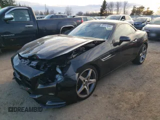 2020 Mercedes-Benz SLC 300 z VIN W1KPK3JA7LF171157, wystawiony jako Copart lot #83157894 z przebiegiem Nie podano mil oraz Szkody całkowita. Historia ofert i sprzedaży dostępna na DreamBid. Obrazek 1.
