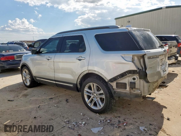 2017 Ford Explorer XLT z VIN 1FM5K7D86HGC17656, wystawiony jako Copart lot #56519135 z przebiegiem 112 156 mil mil oraz Szkoda całkowita • Salvage title. Historia ofert i sprzedaży dostępna na DreamBid. Obrazek 2.