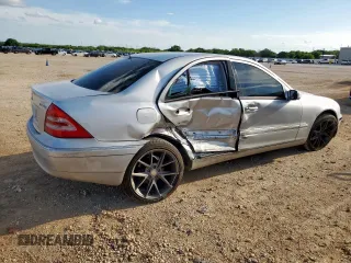 2001 Mercedes-Benz C 320 с VIN WDBRF64J01F043584, выставлен на аукционе Copart как лот 62385365 с пробегом Не указан миль и Списание • Salvage title. История ставок и продаж доступна на DreamBid. Изображение 3.
