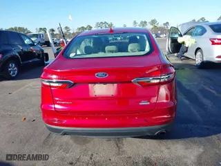 2020 Ford Fusion SE with VIN 3FA6P0HD1LR183903, listed as a IAAI auction lot 41283302 with 137,136 mi miles. Bid and sale history available at carsss.com. Image 17.