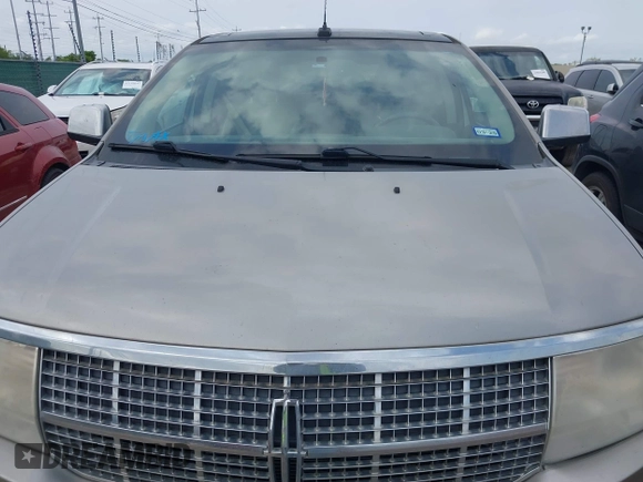 2008 Lincoln MKX with VIN 2LMDU68C88BJ17360, listed as a IAAI auction lot 42111549 with 221,191 mi miles. Bid and sale history available at carsss.com. Image 10.