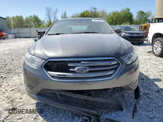 2017 Ford Taurus SEL z VIN 1FAHP2E85HG130308, wystawiony jako Copart lot #56376635 z przebiegiem 123 985 mil mil oraz Czysty tytuł • Clean title. Historia ofert i sprzedaży dostępna na DreamBid. Obrazek 5.