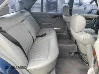 1986 Mercedes-Benz 560 with VIN WDBCA39D0GA267806, listed as a Copart auction lot 49870225 with 117,401 mi miles and Clean Title. Bid and sale history available at DreamBid. Image 10.