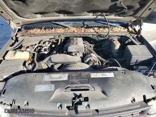2000 Chevrolet Suburban LS with VIN 3GNEC16T3YG132821, listed as a Copart auction lot 87255784 with 236,048 mi miles and Clean Title. Bid and sale history available at carsss.com. Image 12.
