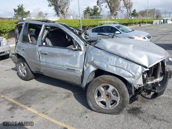 2004 Chevrolet TrailBlazer LT with VIN 1GNDS13S442417203, listed as a IAAI auction lot 41858690 with 98,983 mi miles. Bid and sale history available at carsss.com. Image 1.