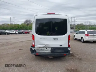 2017 Ford Transit Passenger XL z VIN 1FMZK1CM8HKA67270, wystawiony jako IAAI lot #42074459 z przebiegiem 50 461 mil mil oraz . Historia ofert i sprzedaży dostępna na DreamBid. Obrazek 17.