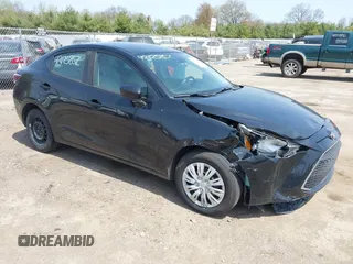 2019 Toyota Yaris L z VIN 3MYDLBYV3KY503066, wystawiony jako IAAI lot #42125857 z przebiegiem 97 972 mil mil oraz . Historia ofert i sprzedaży dostępna na DreamBid. Obrazek 1.