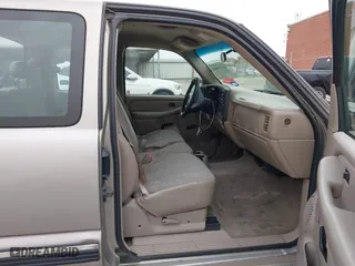 2002 Chevrolet Silverado 1500 LS with VIN 2GCEC19V321217096, listed as a IAAI auction lot 41727809 with 273,315 mi miles. Bid and sale history available at carsss.com. Image 5.
