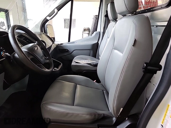 2019 Ford Transit z VIN 1FTYR2CM9KKA10603, wystawiony jako IAAI lot #42785517 z przebiegiem 116 663 mil mil oraz . Historia ofert i sprzedaży dostępna na DreamBid. Obrazek 33.