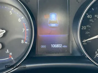 2018 Toyota C-HR XLE with VIN NMTKHMBX1JR004008, listed as a Copart auction lot 61504265 with 106,802 mi miles and Clean title. Bid and sale history available at DreamBid. Image 8.