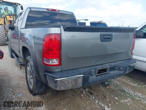 2007 GMC Sierra 1500 SLE1 z VIN 2GTEC13J671516076, wystawiony jako IAAI lot #42362311 z przebiegiem 359 483 mil mil oraz . Historia ofert i sprzedaży dostępna na DreamBid. Obrazek 3.