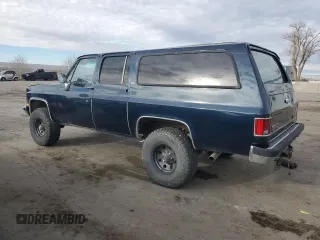 1989 GMC Suburban z VIN 1GKGV26K0KF517730, wystawiony jako Copart lot #41437715 z przebiegiem 21 423 mil mil oraz Szkody całkowita. Historia ofert i sprzedaży dostępna na DreamBid. Obrazek 2.
