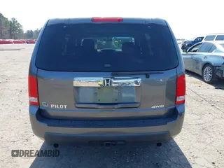 2011 Honda Pilot LX with VIN 5FNYF4H24BB014888, listed as a IAAI auction lot 41833552 with 163,416 mi miles. Bid and sale history available at carsss.com. Image 17.