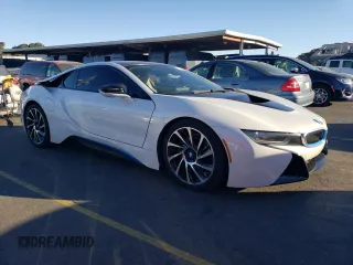 2015 BMW i8 z VIN WBY2Z2C52FV391647, wystawiony jako Copart lot #76799904 z przebiegiem 59 814 mil mil oraz Czysty tytuł • Clean title. Historia ofert i sprzedaży dostępna na DreamBid. Obrazek 4.