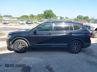 2020 Volkswagen Tiguan SE z VIN 3VV3B7AX7LM035567, wystawiony jako IAAI lot #42316223 z przebiegiem 64 730 mil mil oraz . Historia ofert i sprzedaży dostępna na DreamBid. Obrazek 14.