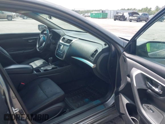 2018 Nissan Altima 2.5 SR with VIN 1N4AL3APXJC138949, listed as a IAAI auction lot 42129229 with 189,188 mi miles. Bid and sale history available at carsss.com. Image 5.