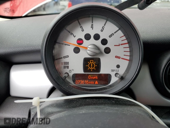 2013 MINI Hardtop with VIN WMWSU3C58DT371981, listed as a Copart auction lot 52147125 with 73,616 mi miles and Clean Title. Bid and sale history available at DreamBid. Image 9.