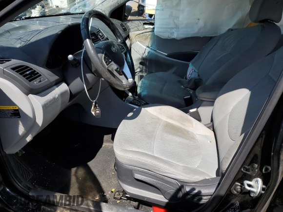 2012 Hyundai Accent SE z VIN KMHCU5AE7CU019999, wystawiony jako Copart lot #52344515 z przebiegiem 110 480 mil mil oraz Szkoda całkowita • Salvage title. Historia ofert i sprzedaży dostępna na DreamBid. Obrazek 7.