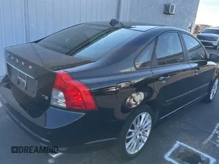 2011 Volvo S40 with VIN YV1672MS5B2539213, listed as a Copart auction lot 43647275 with 124,283 mi miles and Clean Title. Bid and sale history available at carsss.com. Image 4.
