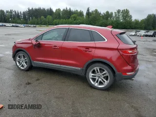 2015 Lincoln MKC z VIN 5LMTJ2AHXFUJ10820, wystawiony jako Copart lot #57139315 z przebiegiem 128 714 mil mil oraz Szkody całkowita. Historia ofert i sprzedaży dostępna na DreamBid. Obrazek 2.