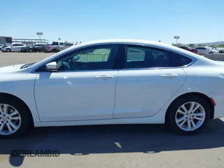 2015 Chrysler 200 Limited z VIN 1C3CCCAB7FN752316, wystawiony jako IAAI lot #42105851 z przebiegiem 126 185 mil mil oraz . Historia ofert i sprzedaży dostępna na DreamBid. Obrazek 14.
