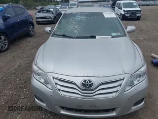 2011 Toyota Camry LE z VIN 4T1BF3EK5BU153063, wystawiony jako IAAI lot #40416479 z przebiegiem 192 289 mil mil oraz . Historia ofert i sprzedaży dostępna na DreamBid. Obrazek 12.
