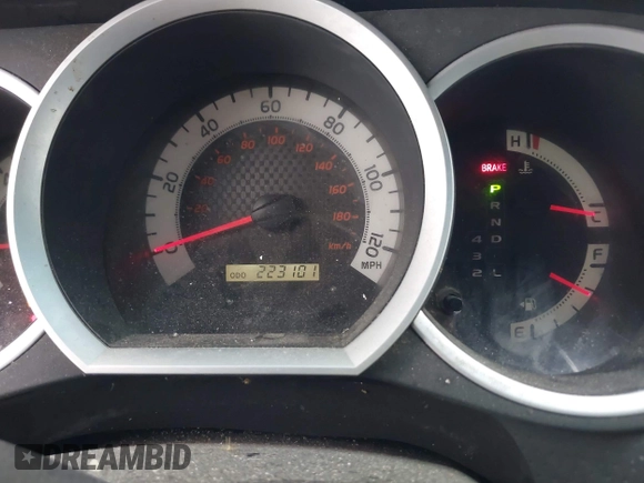 2014 Toyota Tacoma PreRunner z VIN 3TMJU4GN3EM170360, wystawiony jako IAAI lot #42438394 z przebiegiem 223 101 mil mil oraz . Historia ofert i sprzedaży dostępna na DreamBid. Obrazek 7.