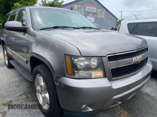 2007 Chevrolet Tahoe LTZ z VIN 1GNFK13007R118200, wystawiony jako Copart lot #61613185 z przebiegiem 137 294 mil mil oraz Czysty tytuł • Clean title. Historia ofert i sprzedaży dostępna na DreamBid. Obrazek 1.