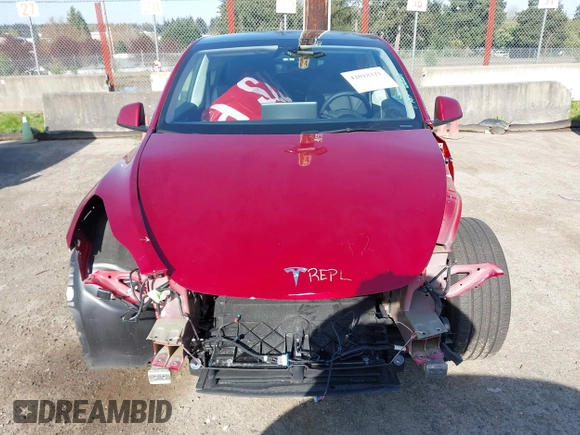 2024 Tesla Model Y Long Range with VIN 7SAYGDEE9RF199805, listed as a IAAI auction lot 42018221 with 7,359 mi miles. Bid and sale history available at carsss.com. Image 13.