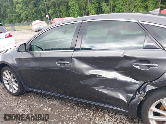 2013 Toyota Avalon XLE z VIN 4T1BK1EB0DU073513, wystawiony jako IAAI lot #42364719 z przebiegiem 208 242 mil mil oraz . Historia ofert i sprzedaży dostępna na DreamBid. Obrazek 14.