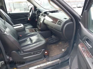 2010 GMC Yukon Denali with VIN 1GKUCEEF0AR181315, listed as a IAAI auction lot 41464181 with 186,005 mi miles. Bid and sale history available at carsss.com. Image 5.