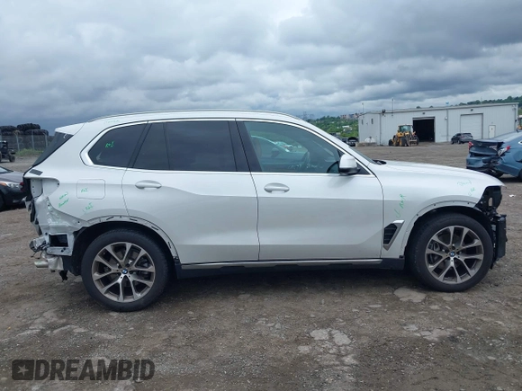 2024 BMW X5 xDrive40i with VIN 5UX23EU0XR9T63789, listed as a IAAI auction lot 42324467 with 25,057 mi miles and . Bid and sale history available at DreamBid. Image 13.