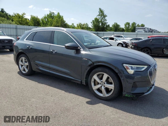 2019 Audi e-tron Prestige с VIN WA1VAAGE4KB012244, выставлен на аукционе Copart как лот 61049715 с пробегом 45 078 миль миль и Списание • Salvage title. История ставок и продаж доступна на DreamBid. Изображение 4.