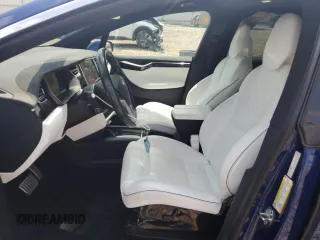 2016 Tesla Model X 70D z VIN 5YJXCAE27GF006668, wystawiony jako Copart lot #59637595 z przebiegiem 58 163 mil mil oraz Czysty tytuł • Clean title. Historia ofert i sprzedaży dostępna na DreamBid. Obrazek 7.