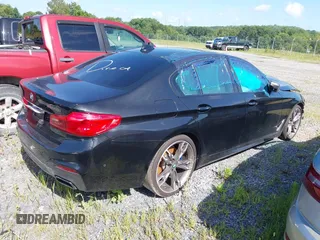 2018 BMW 5 Series M550i xDrive с VIN WBAJB9C59JB286170, выставлен на аукционе IAAI как лот 42726658 с пробегом Не указан миль и . История ставок и продаж доступна на DreamBid. Изображение 4.