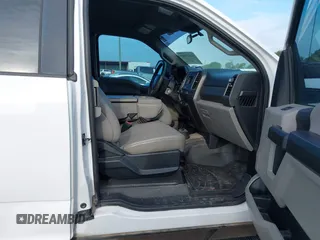 2020 Ford F-250 XL z VIN 1FT7X2B64LEC88751, wystawiony jako IAAI lot #42621080 z przebiegiem 131 199 mil mil oraz . Historia ofert i sprzedaży dostępna na DreamBid. Obrazek 5.