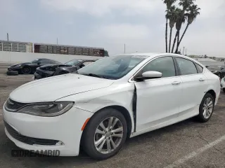 2015 Chrysler 200 Limited z VIN 1C3CCCAB3FN577773, wystawiony jako Copart lot #60259885 z przebiegiem 138 421 mil mil oraz Czysty tytuł • Clean title. Historia ofert i sprzedaży dostępna na DreamBid. Obrazek 1.