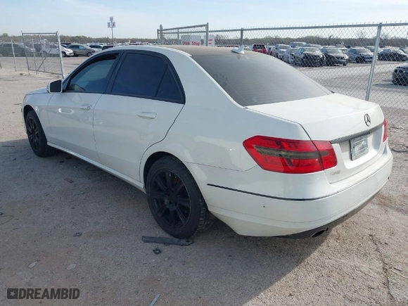 2012 Mercedes-Benz E-Class E 350 Luxury with VIN WDDHF8JBXCA595315, listed as a IAAI auction lot 41871462 with 122,677 mi miles. Bid and sale history available at carsss.com. Image 3.