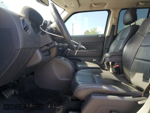 2014 Jeep Patriot Latitude with VIN 1C4NJPFA1ED812807, listed as a Copart auction lot 55102965 with 119,949 mi miles and Clean Title. Bid and sale history available at carsss.com. Image 7.
